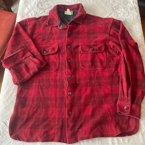 LL Bean Red Plaid Men's flannel shirt vintage 90’s size small